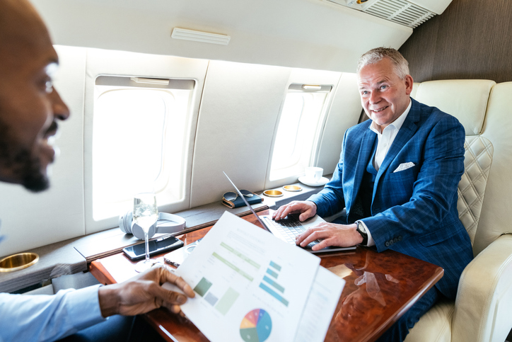 How to Calculate Aircraft Operating Cost Per Hour: A Simple Guide for Owners and Operators