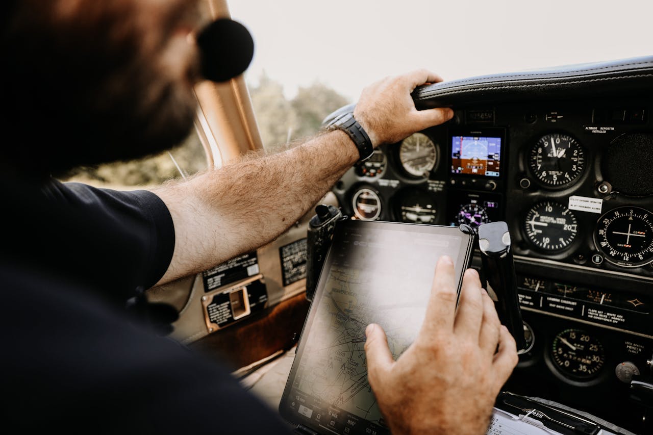 How to Choose the Right Avionics for Small Aircrafts