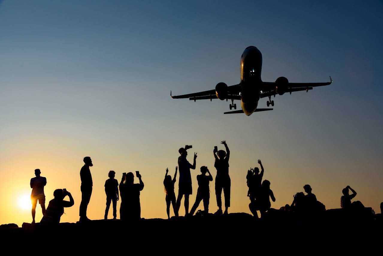 7 Hardest Planes to Land That Push Limits of Flight